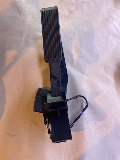 Mercedes W211 A2113000404 elektr. Gaspedal