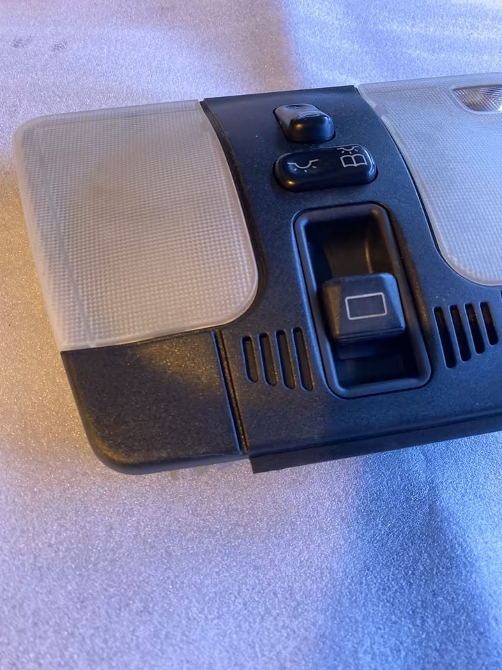 Mercedes W210 Innenraumleuchte mit schiebedachschalter 2108282901