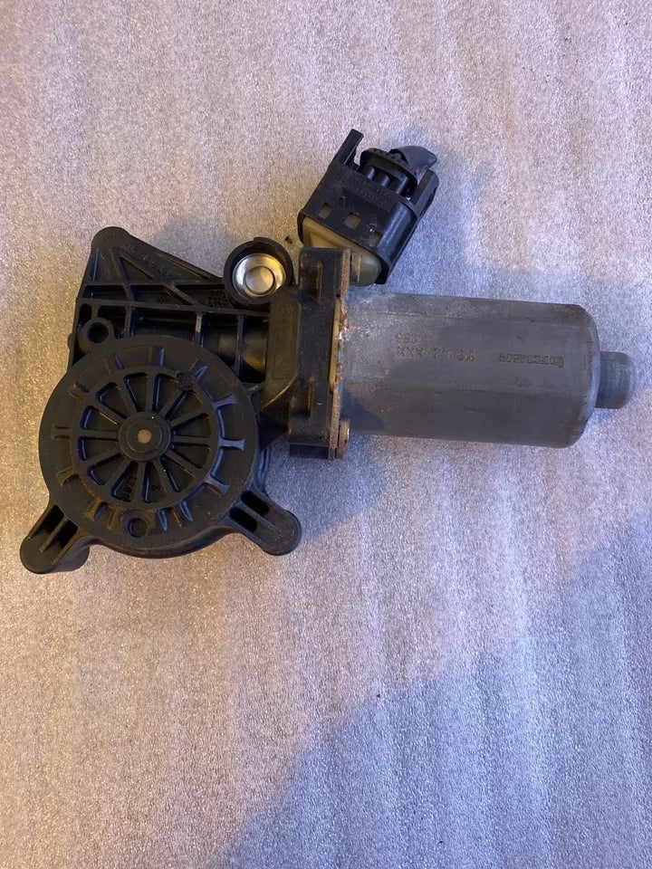 Mercedes W210 Fensterheber Motor links vorne 0130821708