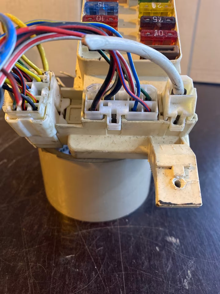 Toyota Starlet P 8 (A 11) original Sicherungskasten 1,3ltr Motor