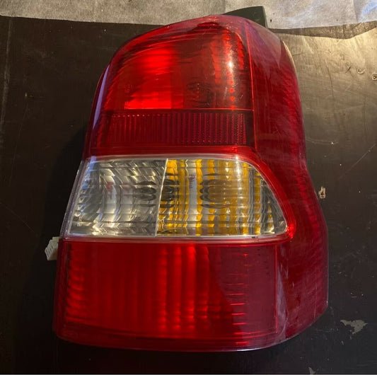 Mazda Demio Hecklampe rechts
