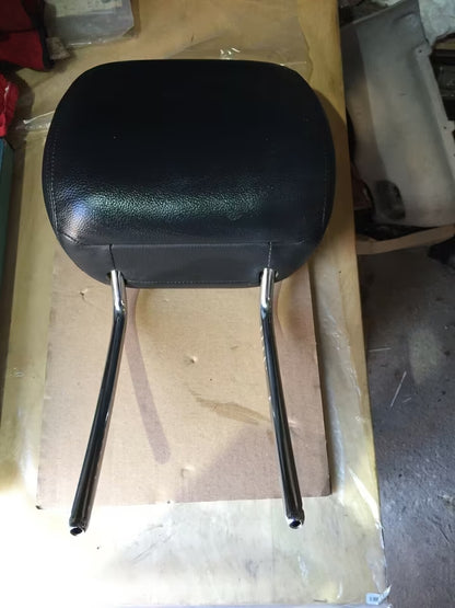 Mercedes B200 W246 Kopfstützen Leder Schwarz