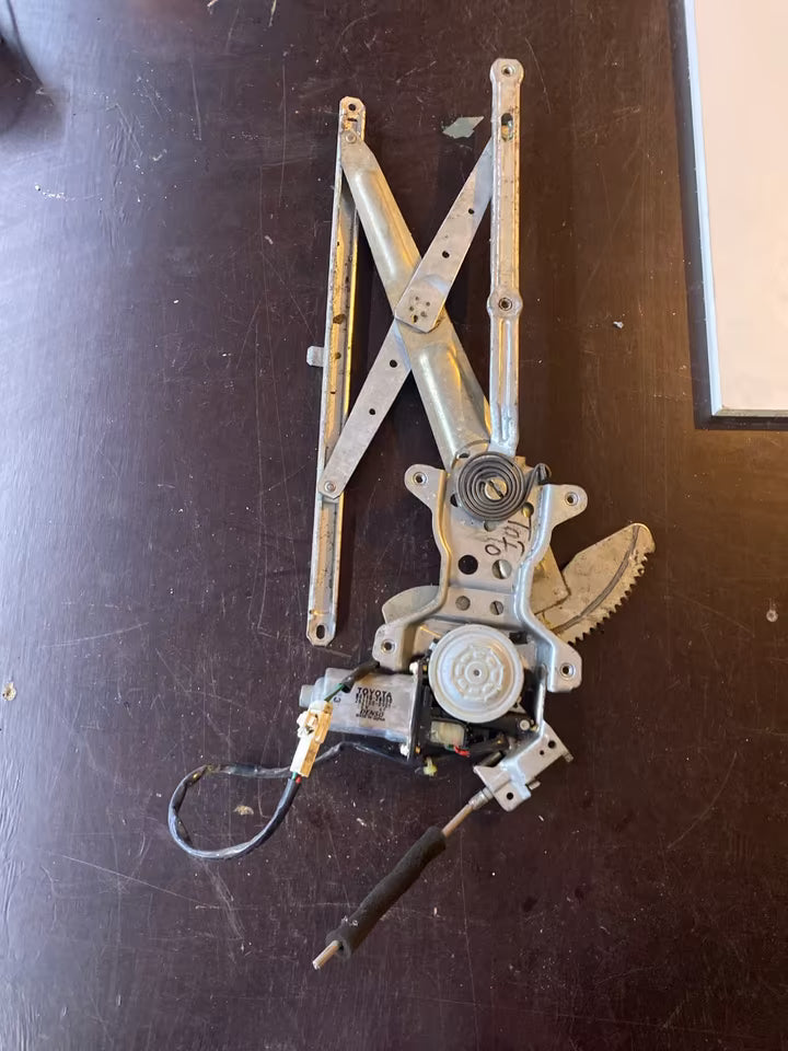 Toyota Previa Fensterheber Rechts hinten 8571028050