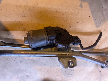 VW Passat 3BG Scheibenwischergestänge mit motor 8B1955113