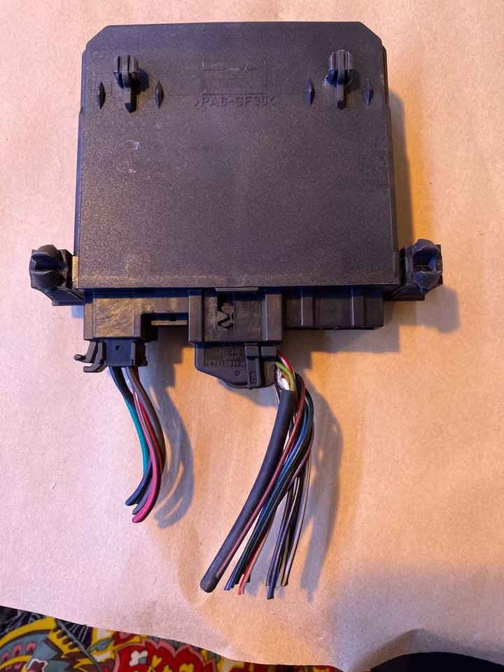 Mercedes W210 Türsteuergerät links 2108207526