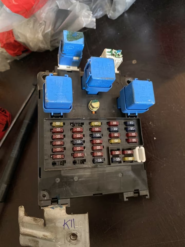 Nissan Micra k11 Relaikasten komplett