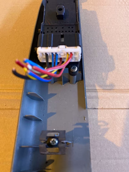 Nissan MICRA K11 (98-02) FENSTERHEBERSCHALTER mit Blende links