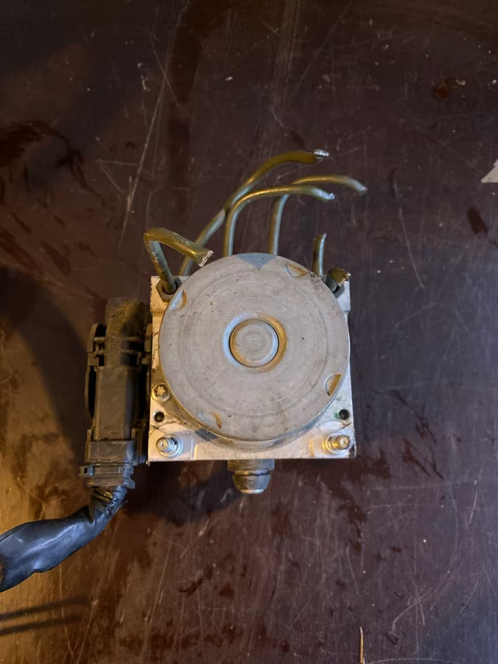 Nissan Primera Abs-Pumpe 47660AV712 0265800334 0265231317