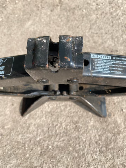 Nissan Wagenheber 995504F120