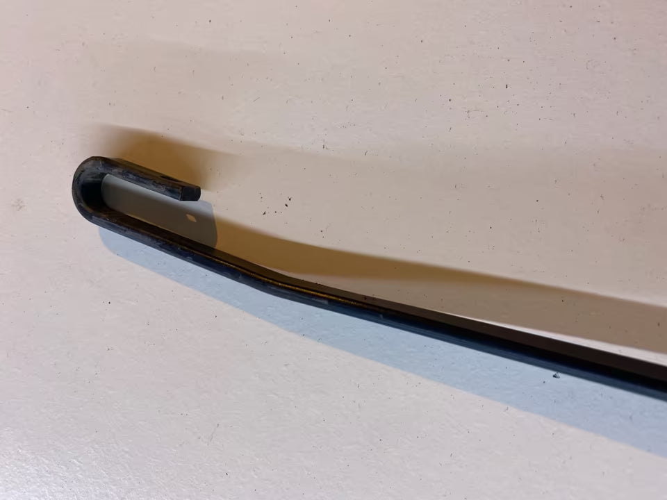 BMW x3 Wischerarm vorne 7051619-02