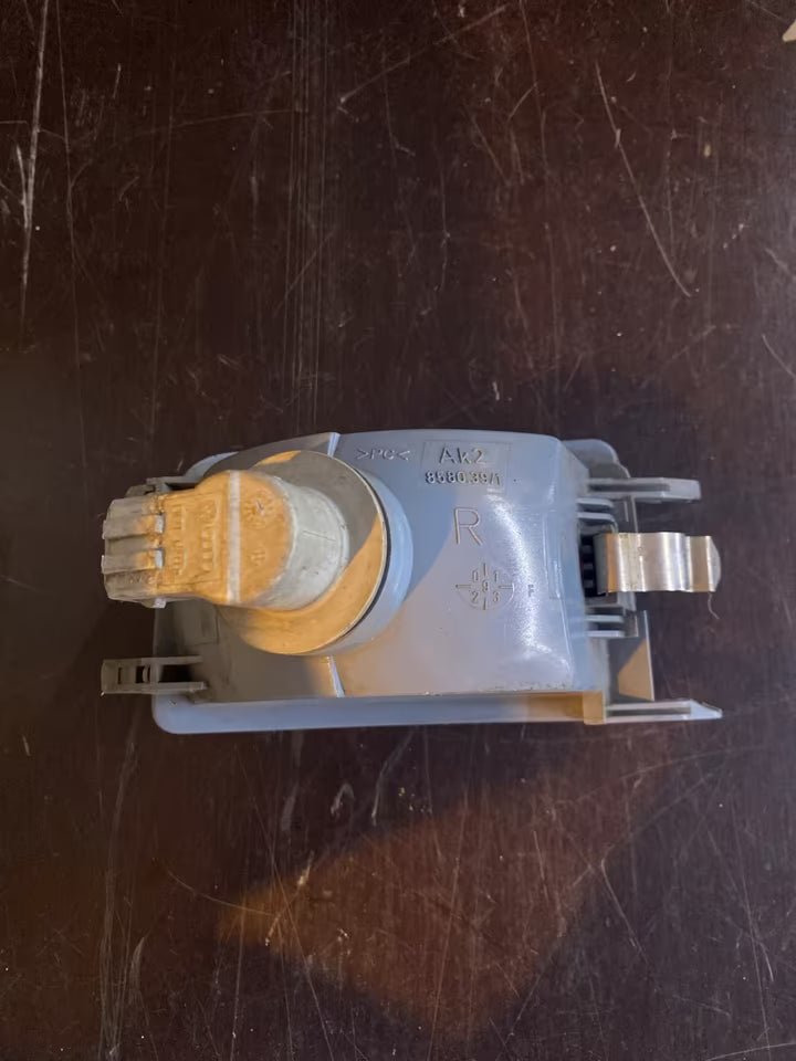 VW Golf 3 - Blinker vorne rechts 1H0953156C