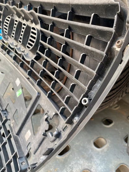 Audi A6 4F Kühlergrill 4F0853651