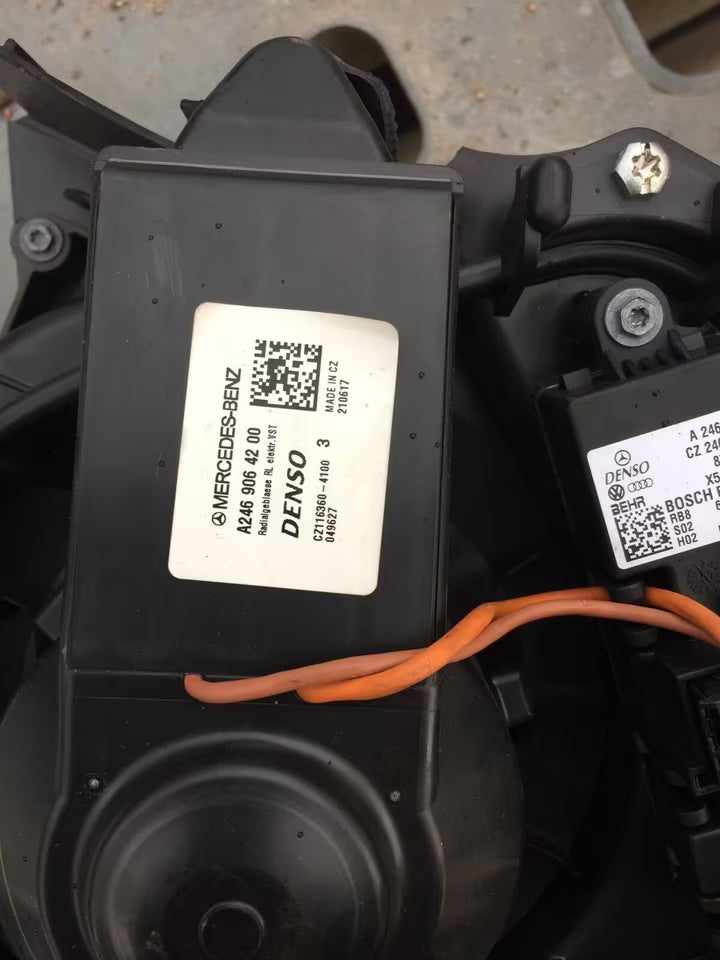 Mercedes W246 B200 Gebläsemotor A2469064100