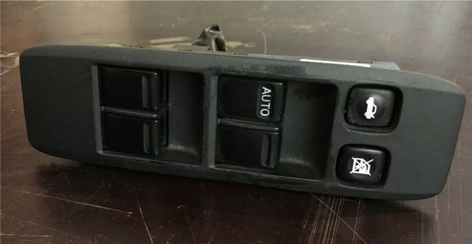 Nissan Primera P12 Schalter Fensterheber 25401AV640 Bj:2006