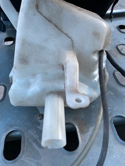 Nissan Wischwasserbehälter