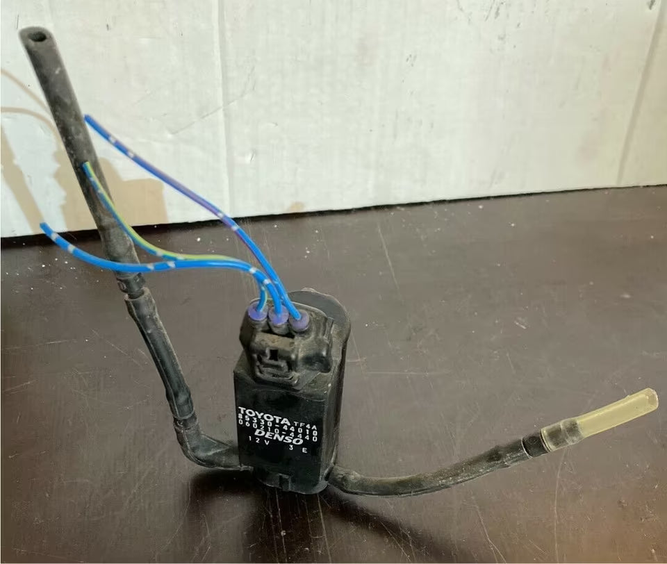 Toyota Corolla Verso E12 Wischwasserpumpe 85330-44010