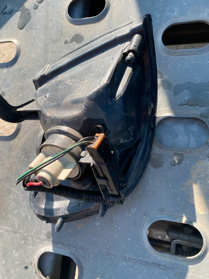 Nissan Sunny N14 (3-Türer, 1.4 LX) Blinker Links