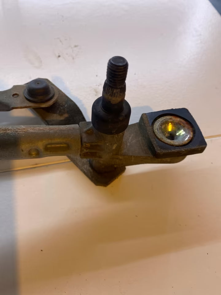 FORD FOCUS II Wischergestänge vorne mit Motor 3397020850