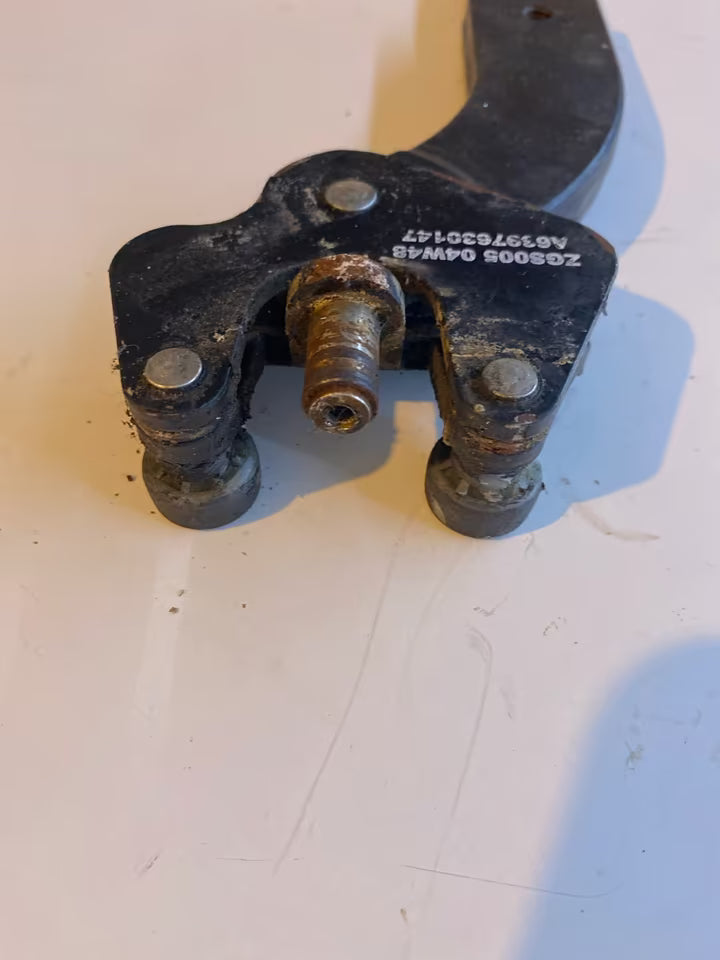 Mercedes Vito W639 A6397630147 Rollenführung Schiebetür