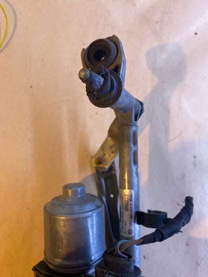 VW Touran 1 Wischergestänge Links vorne 1T0955023E