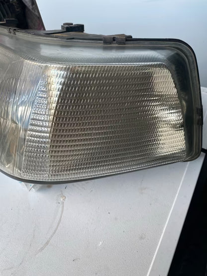 Audi V8 Frontscheinwerfer Links 1305235129