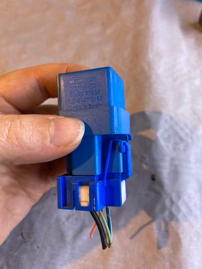 Nissan Micra K11 BJ.99 Relais 1M 252309F900 4RA94001065