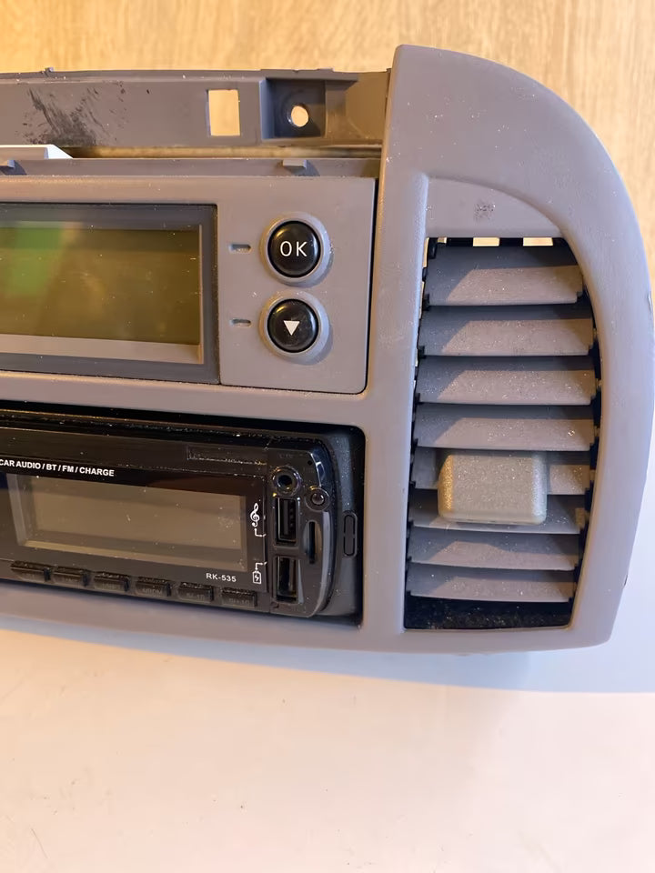 Nissan Micra K12 Radio Mittelkonsole Lüftgitter