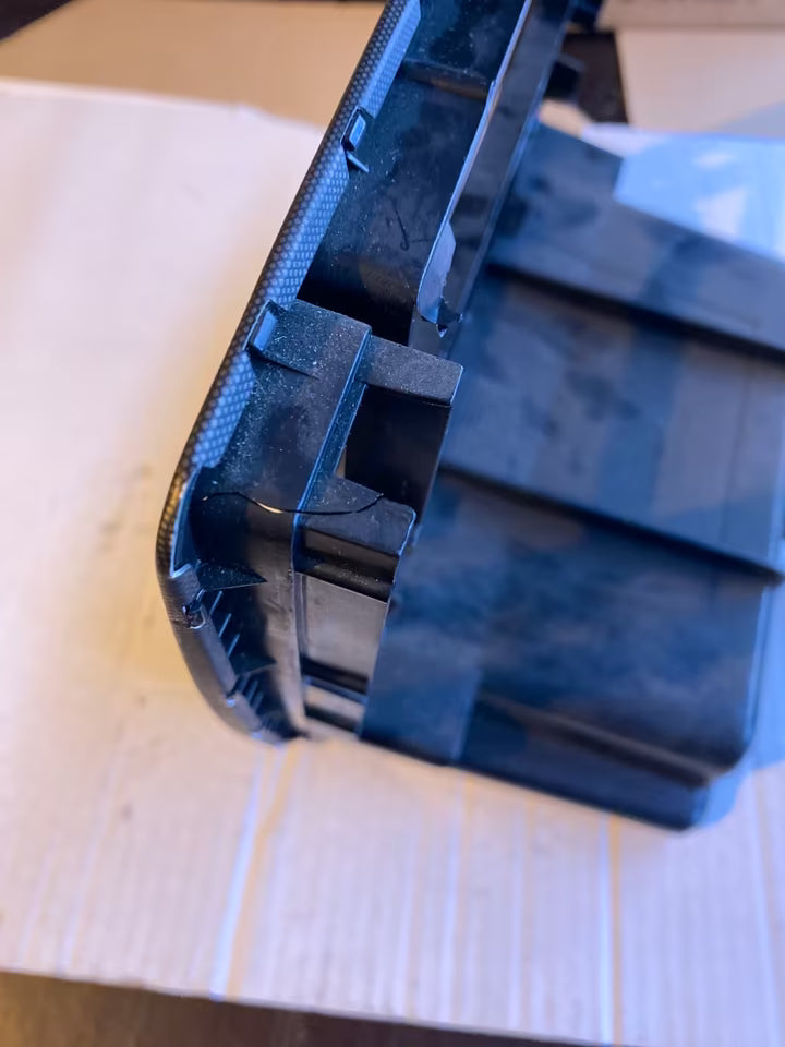 VW Passat 3B Blende Mittelkonsole 3B0858069 Carbon