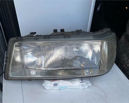 Audi V8 Frontscheinwerfer Links 1305235129