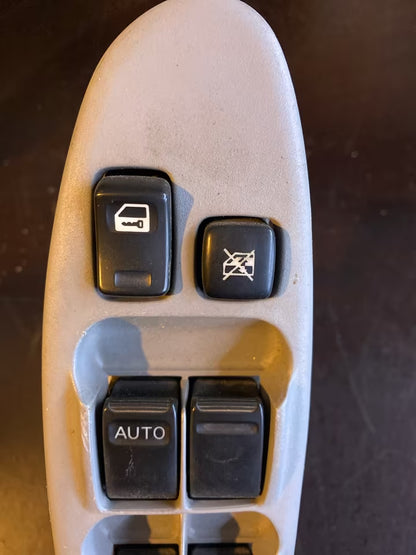 NISSAN ALMERA TINO FENSTERHEBERSCHALTER