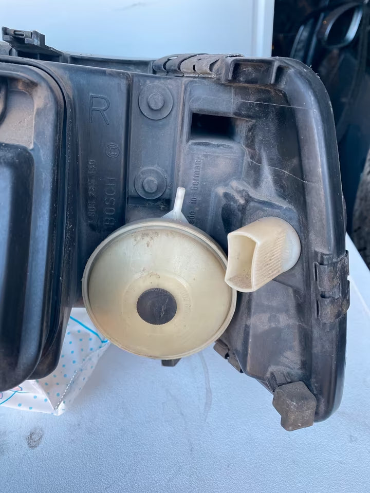 Audi V8 Frontscheinwerfer Rechts 1305235130
