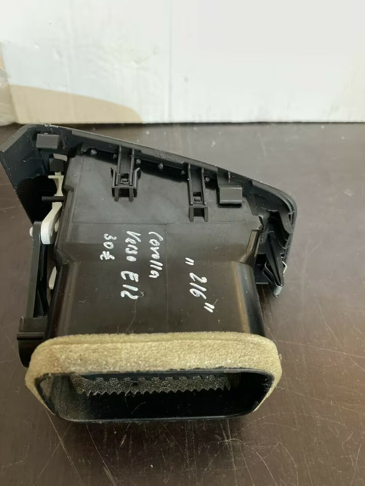 Toyota Corolla Verso E12 Lüftungsdüse rechts 5567013040BO
