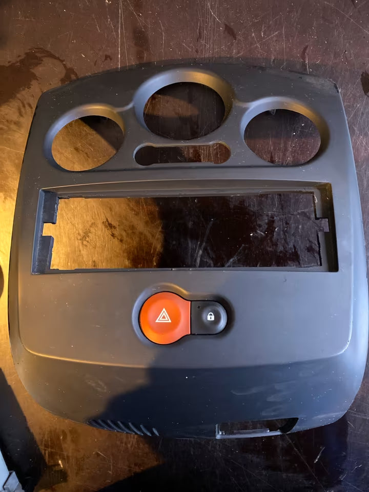 Renault Clio 2012 Blende mit Warnblinker