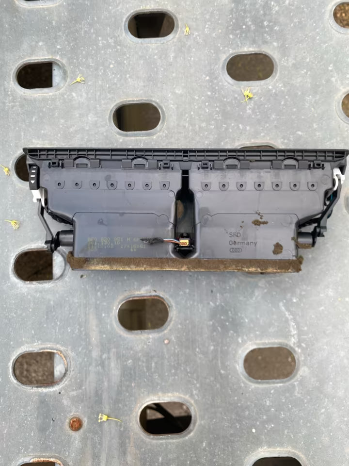 Audi A4 B8 Luftdüse 8E0820951H