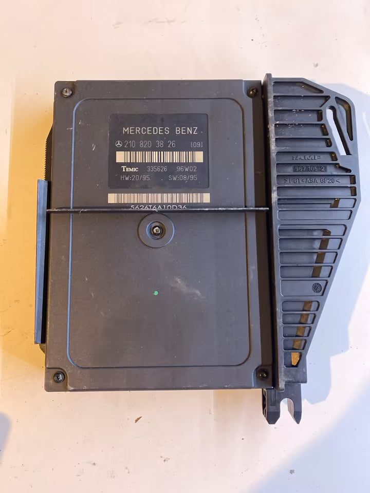 Mercedes W210 Zentralsteuergerät 2108203826