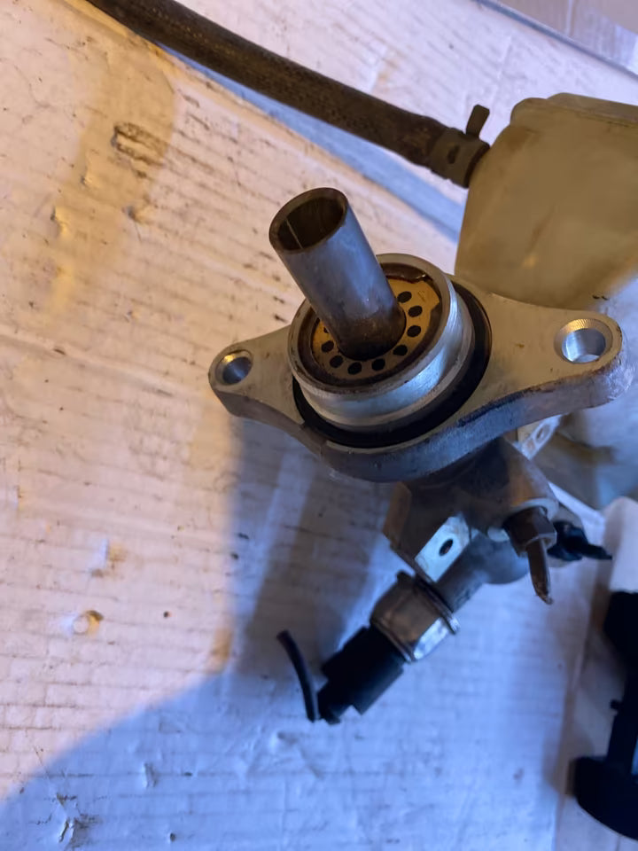 Seat Alhambra Hauptbremszylinder 7M3611303