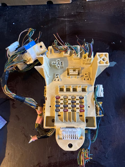 Sicherungskasten Zentralelektrikbox Toyota Yaris P1 82730-0D020-A