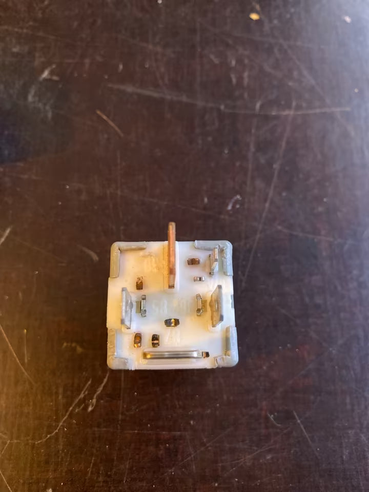 Relai nr. 78 Kraftstoffpumpe 191927843