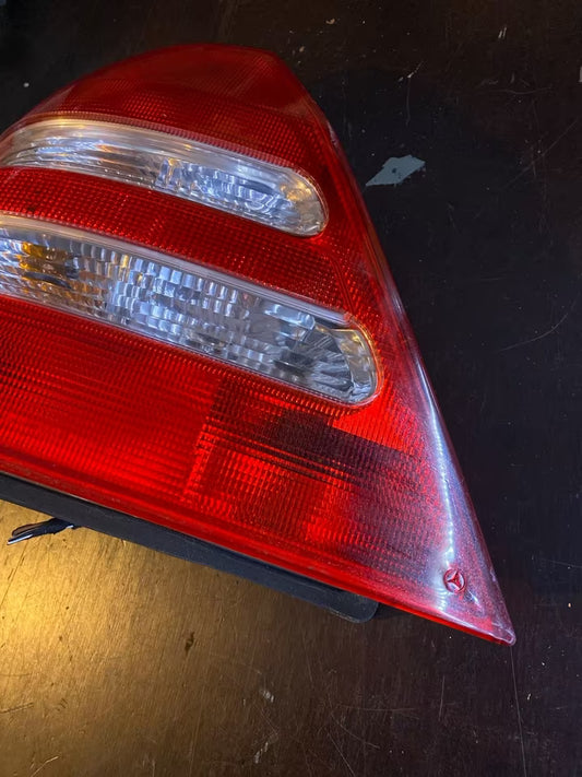 Mercedes W203 Original Rücklicht Links 2038200164