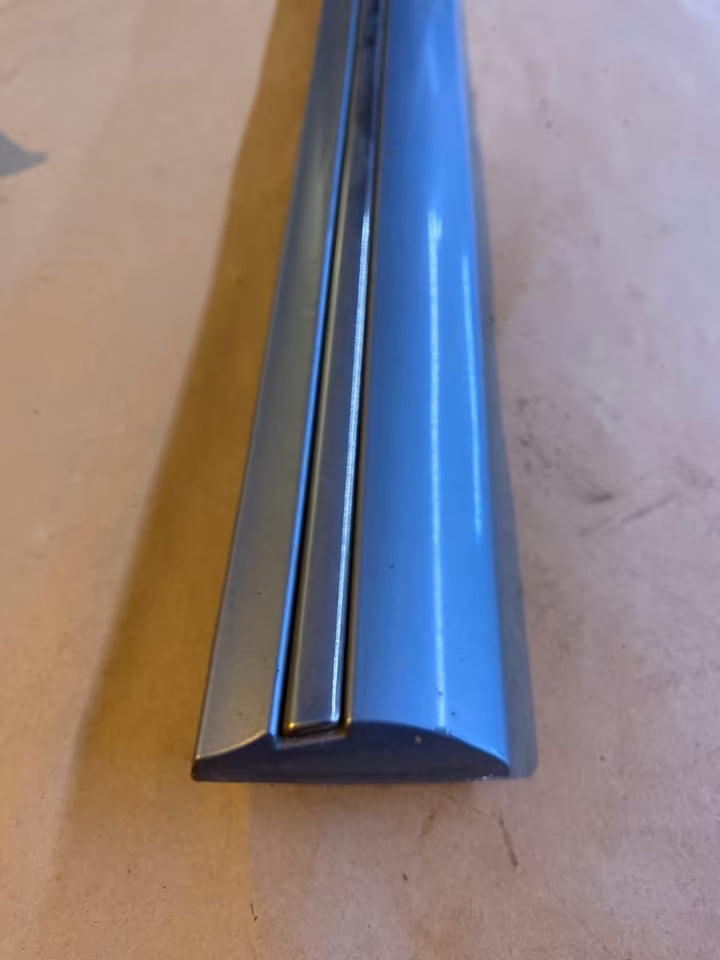 Mercedes W210Zierleisten links A2106900382