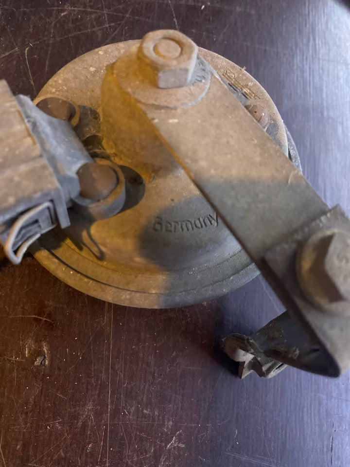 VW Golf 3 Vento Signalhorn mit Halterung