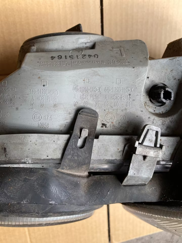 Mercedes W210 Frontscheinwerfer links