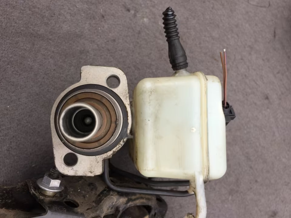 Skoda Fabia 2006 Hauptbremszylinder mit Behälter