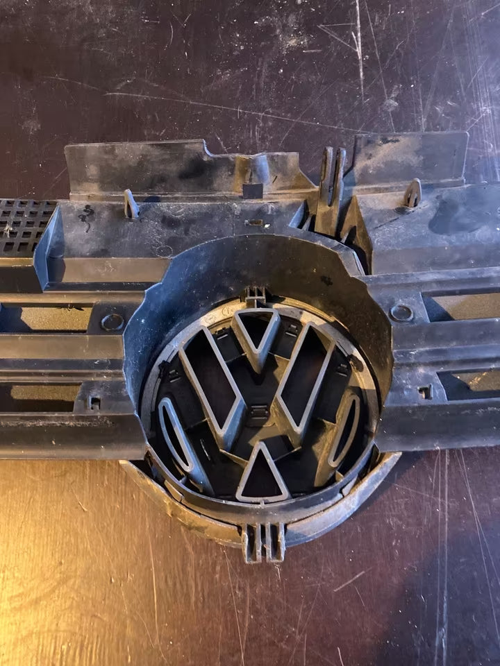VW Golf 4 Kühlergrill Frontgrill 1J0853655D / 1J0853651F