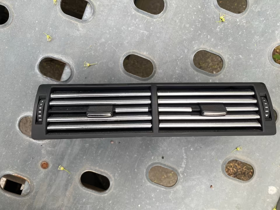 Audi A4 B8 Luftdüse 8E0820951H