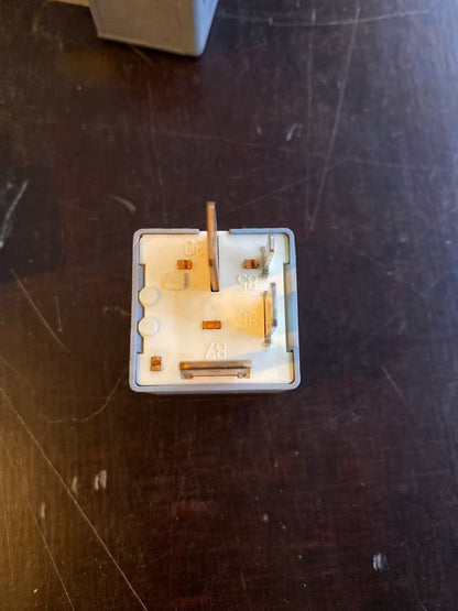 Relai nr.167 Vw Audi 191906383C