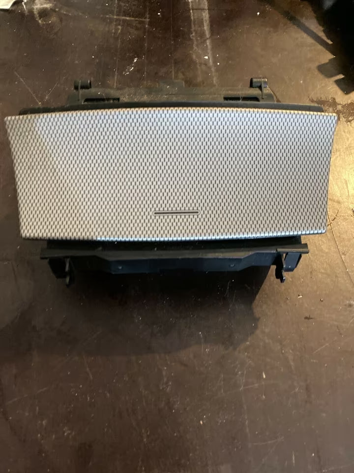 Mercedes W203 Ablagefach mit LED A2036800652