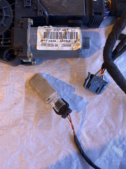 VW Passat Fensterhebermotor Vorne Links 3B4837751LJ