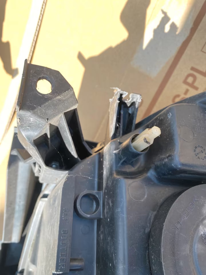 Renault Clio III Frontscheinwerfer links