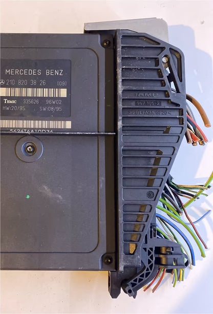 Mercedes W210 Zentralsteuergerät Steckerleiste 2105458828